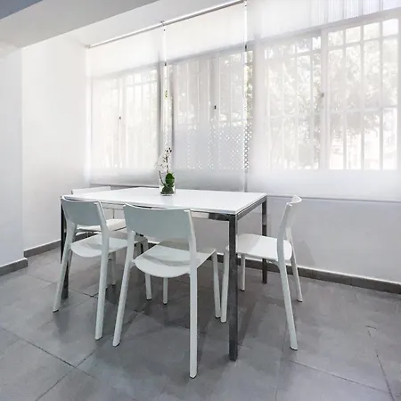 Plaza Fuente - Playa Victoria Apartamento *