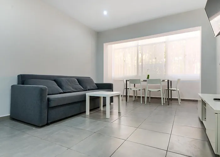 Plaza Fuente - Playa Victoria * カディス