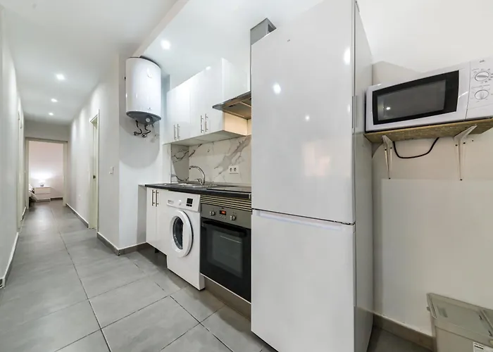 Plaza Fuente - Playa Victoria カディス