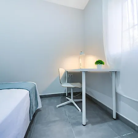 Plaza Fuente - Playa Victoria 카디스